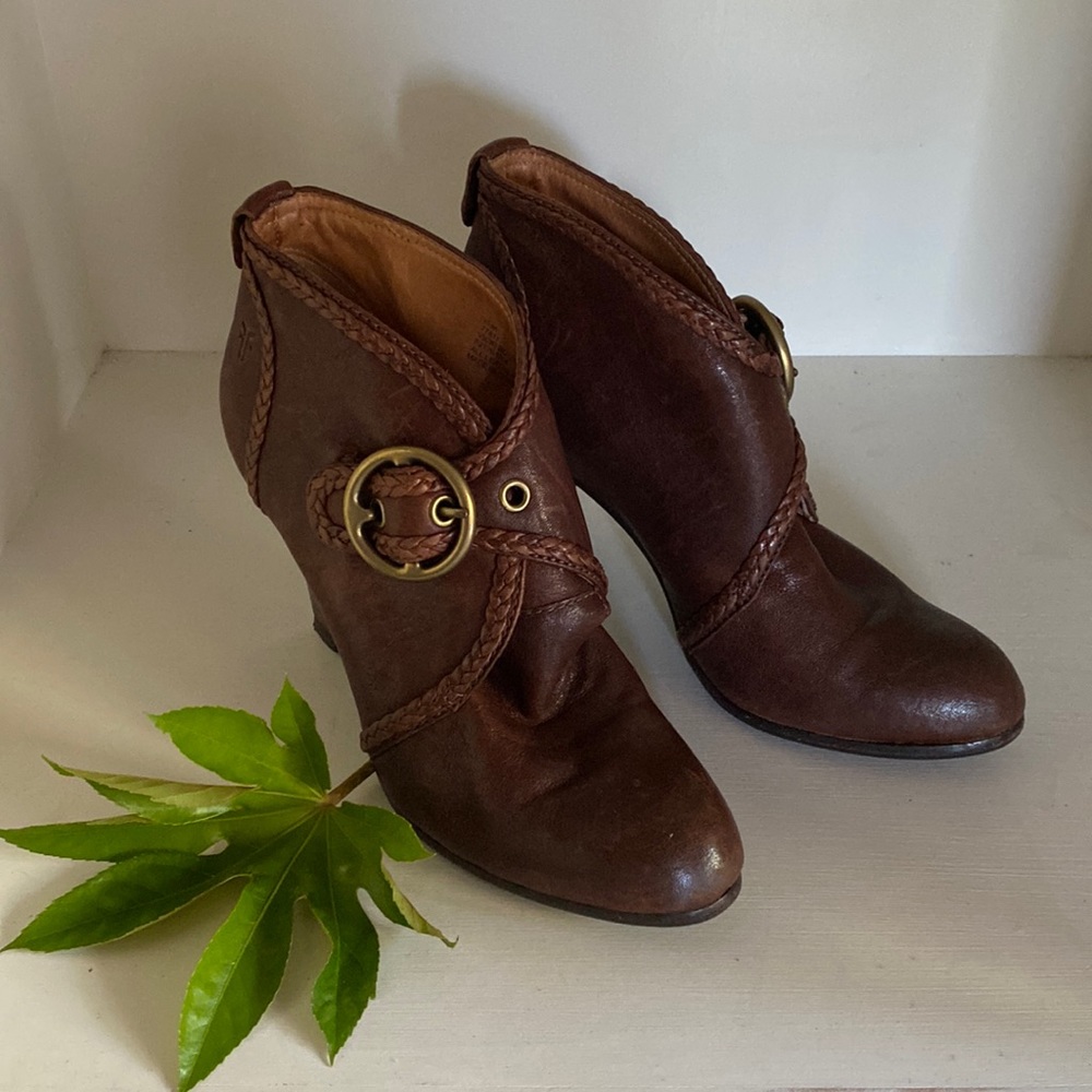 Frye brown boots size 6.5